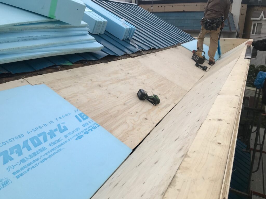 屋根簡易ダクト合板下地