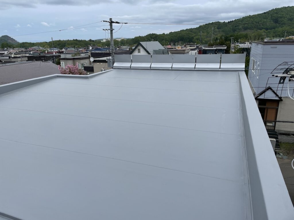 札幌のスノーダクト屋根修理完了