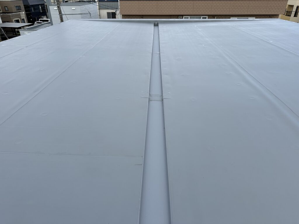 札幌市東区屋根修理工事施工後のスノーダクト