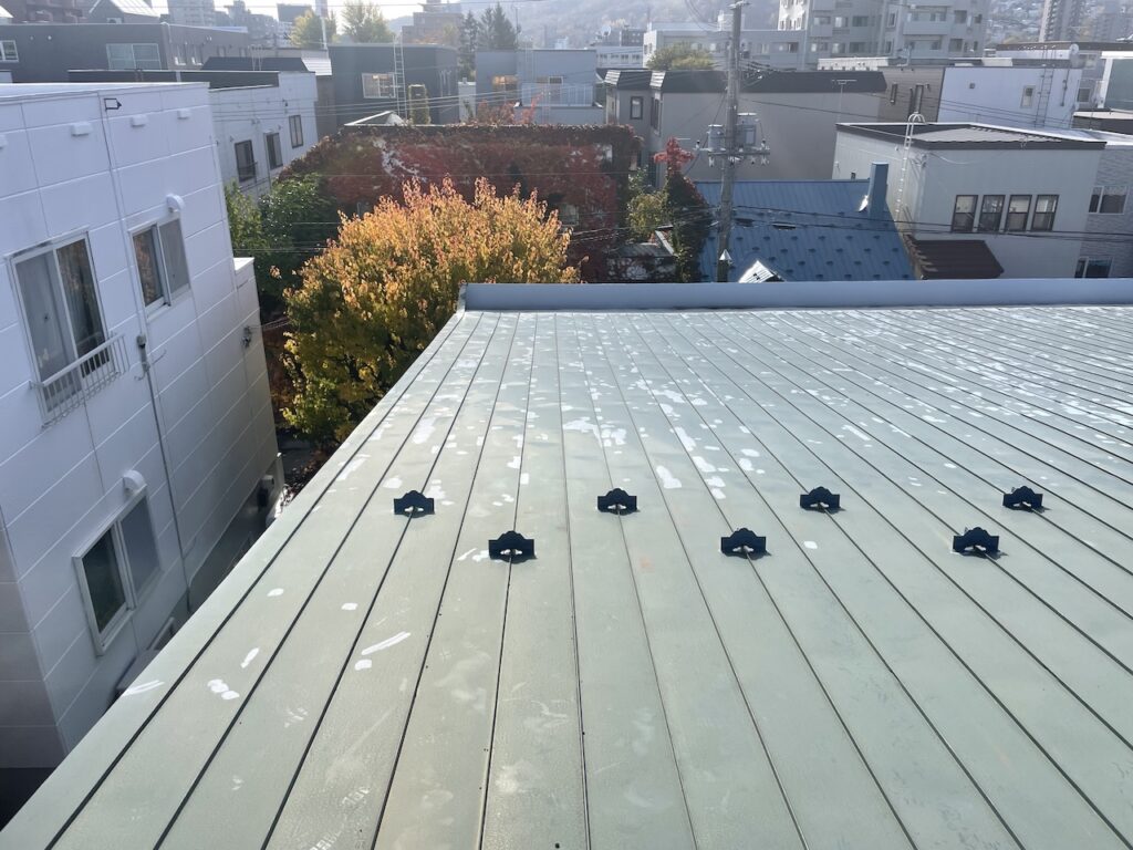 札幌市中央区で屋根融雪工法工事前