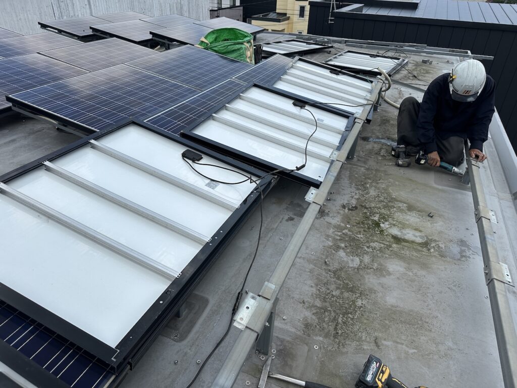 札幌市屋根ソーラーパネル解体