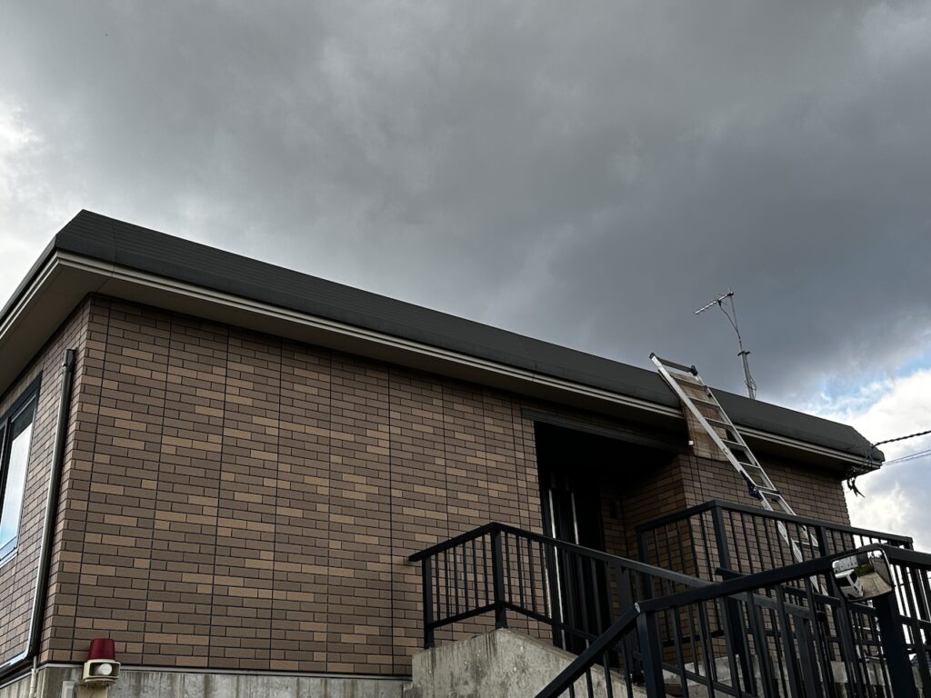 セキスイハイム雪庇対策工事施工前