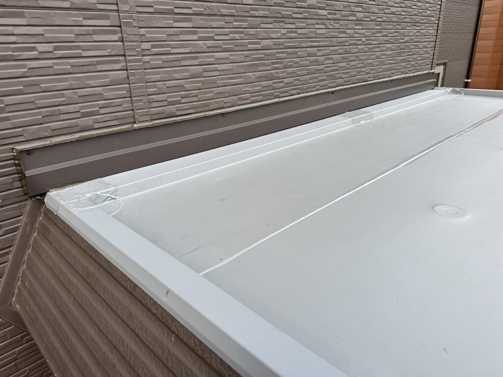 セキスイハイム外壁取り合い板金取り付け雨漏り修理