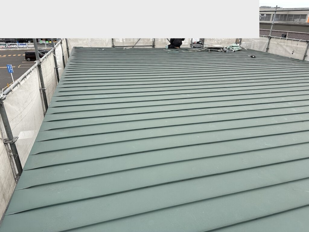すがもれ修理前の板金屋根