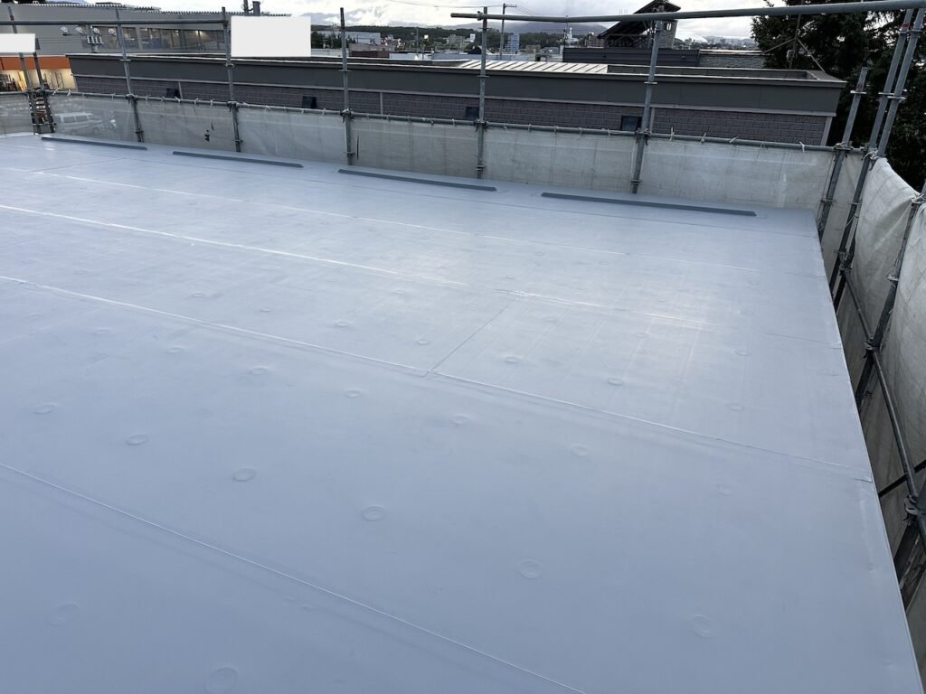 雨漏り修理完了後の屋根札幌市清田区