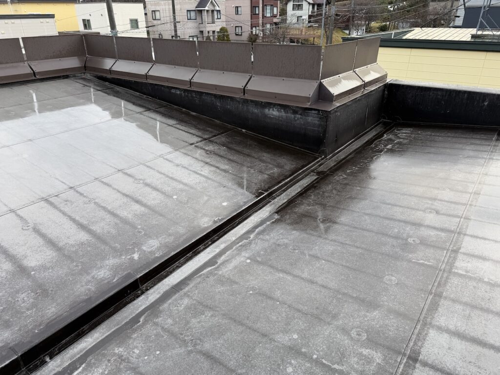 札幌市南区で12年前に施工した屋根防水リフォームの画像