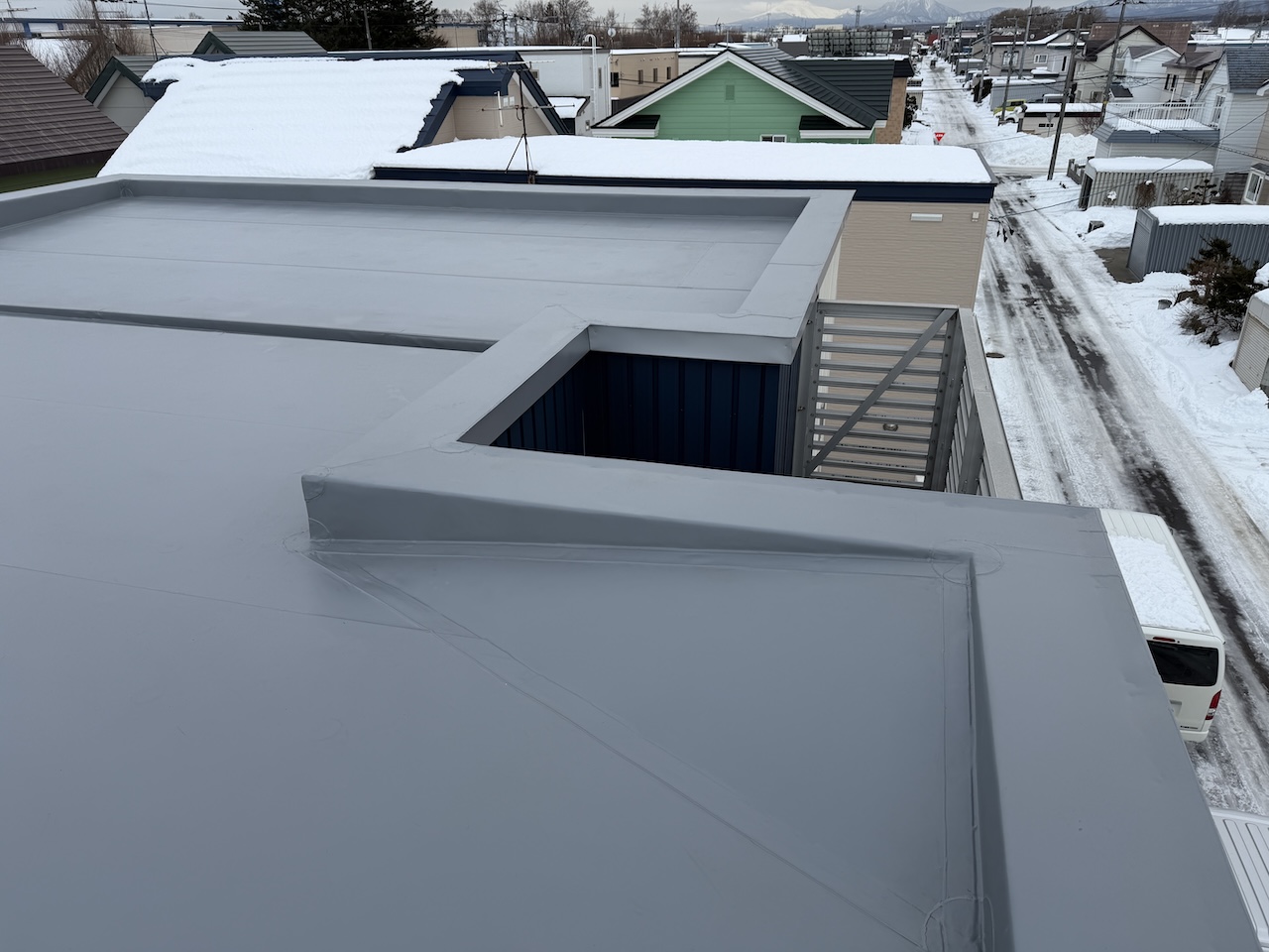 恵庭市K様邸完全防水屋根リフォーム工事谷周りの画像（施工後）