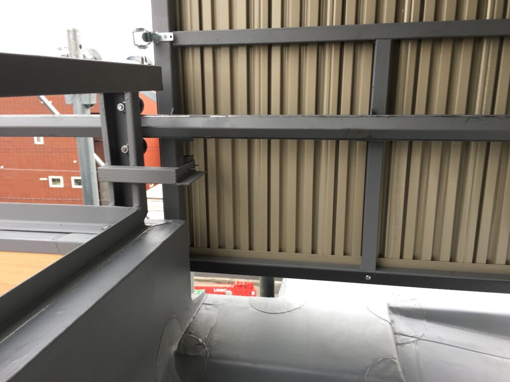 マツモトルーフオリジナルのスライドルーフの設置後