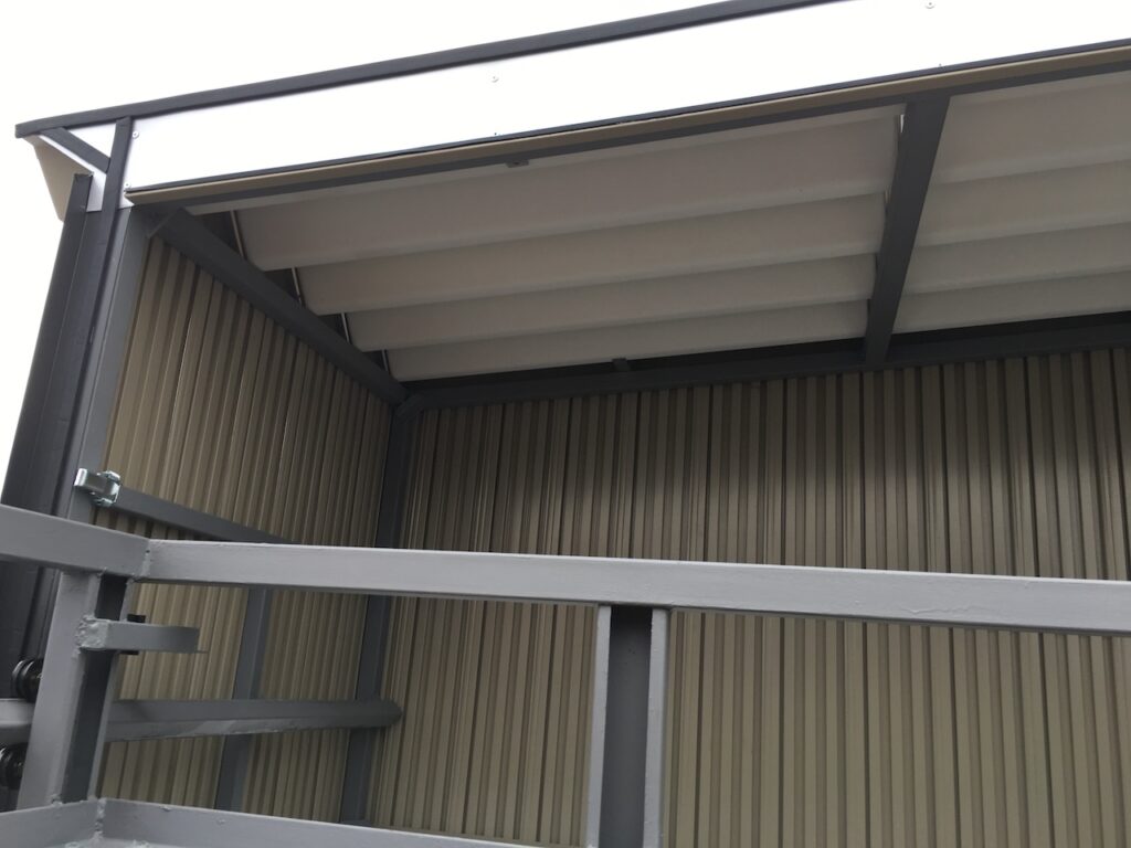 スライドルーフ内部の状態