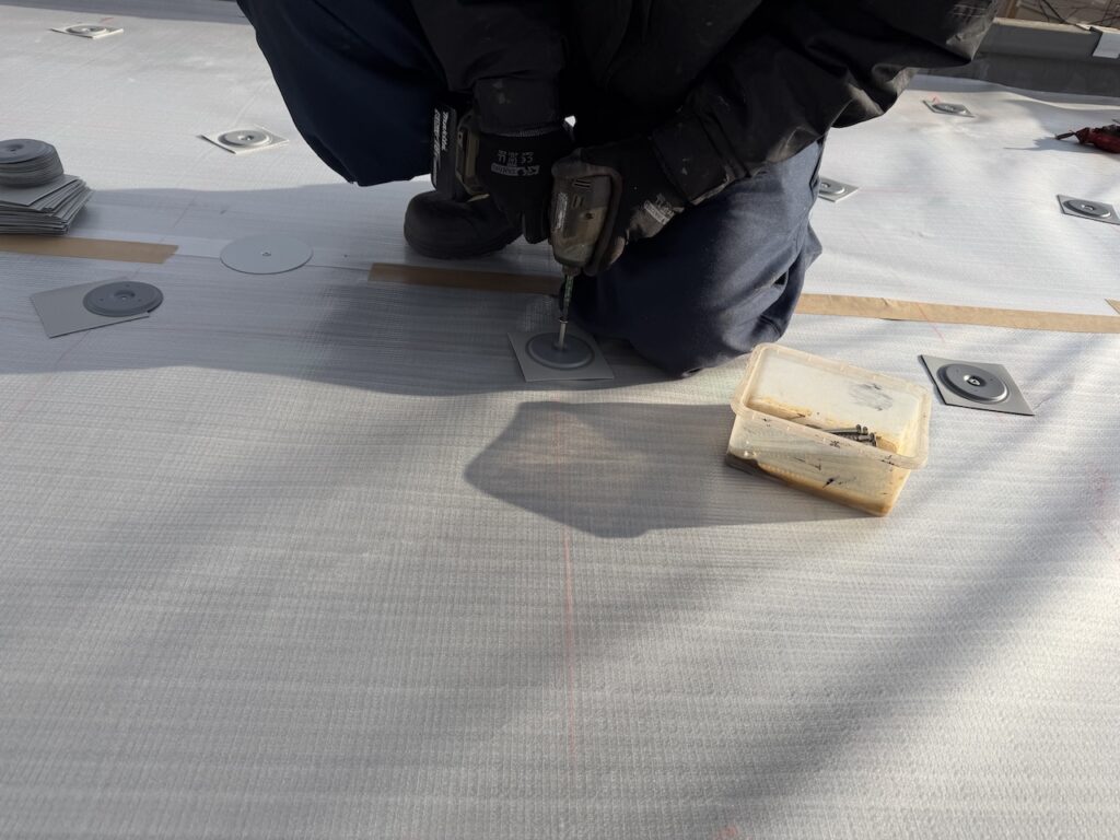 積水ハウスに屋根防水リフォーム工事の下地工事