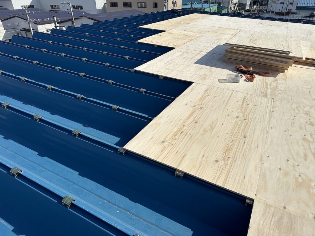 工場折板屋根のリフォーム工事(札幌市東区)