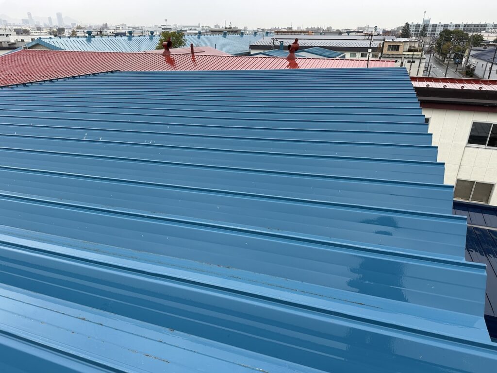 札幌市東区T工場折板屋根リフォーム工事施工前