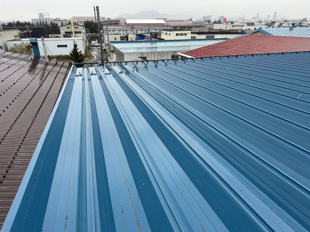 札幌市東区T工場折板屋根リフォーム工事施工前