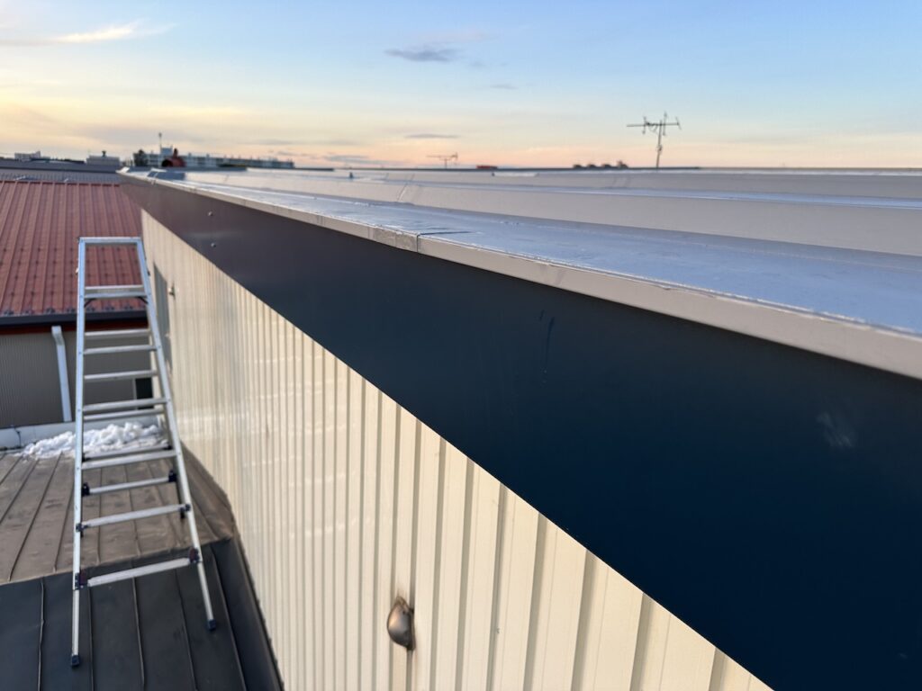 札幌市東区T工場折板屋根リフォーム工事施工後