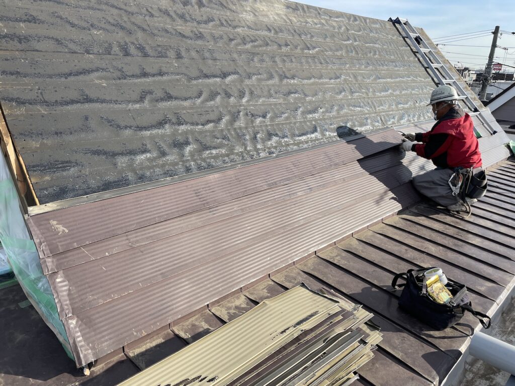 三角屋根板金の解体(札幌市)