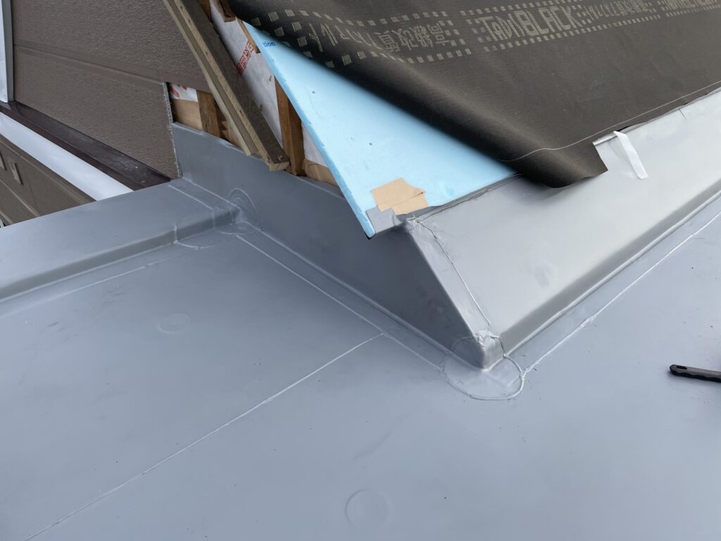 雨漏りの原因となっていた取り合いの見直し