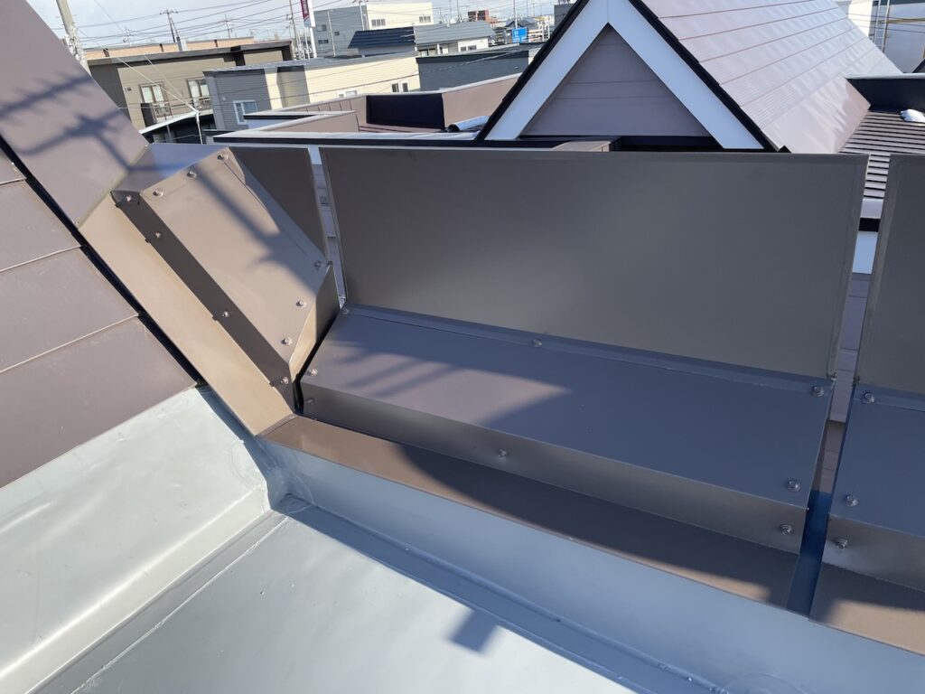 オリジナル加工の雪庇対策工事