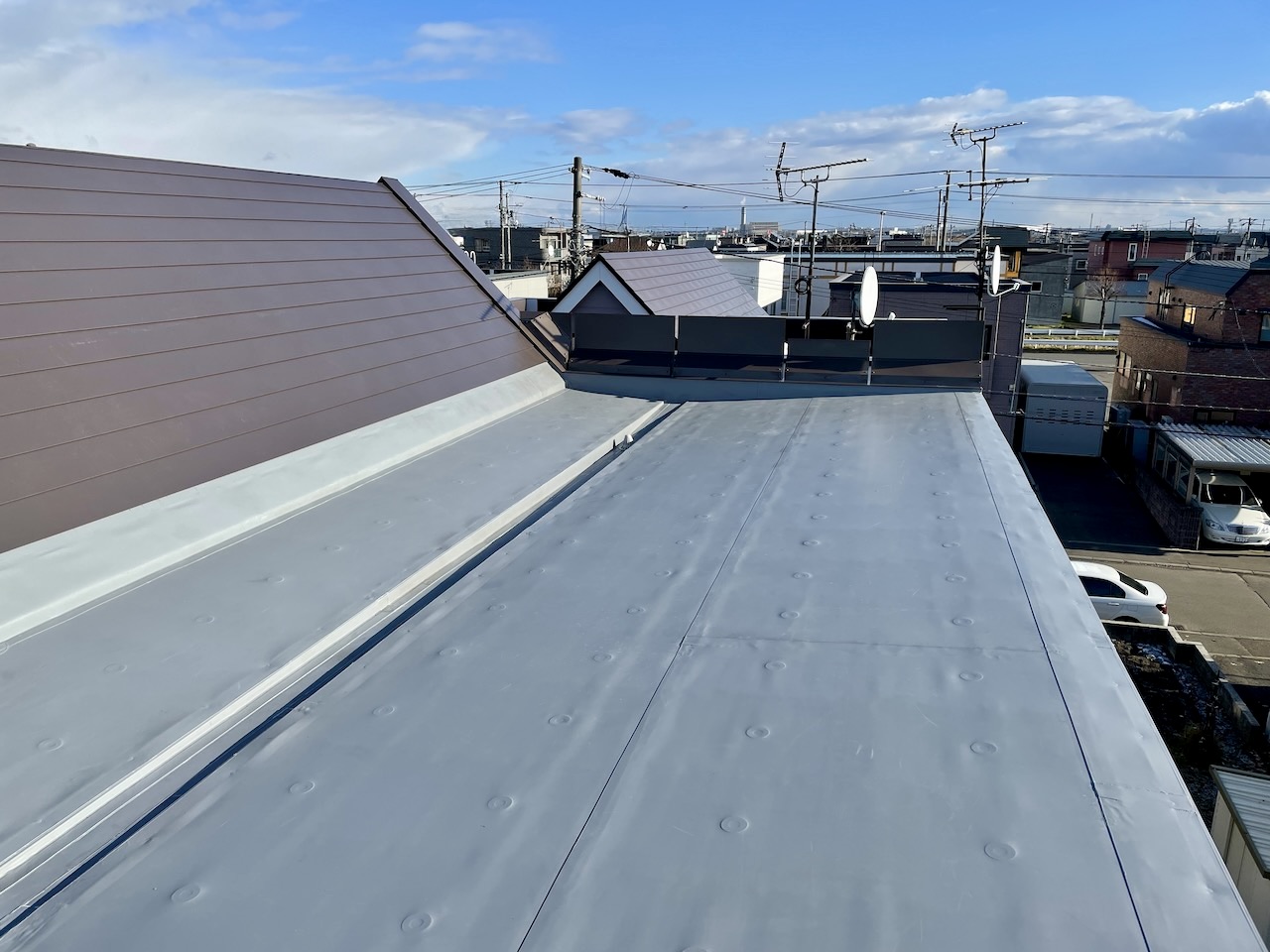 札幌市東区 スノーダクト屋根 改修後 防水と板金のハイブリッド工法 施工後