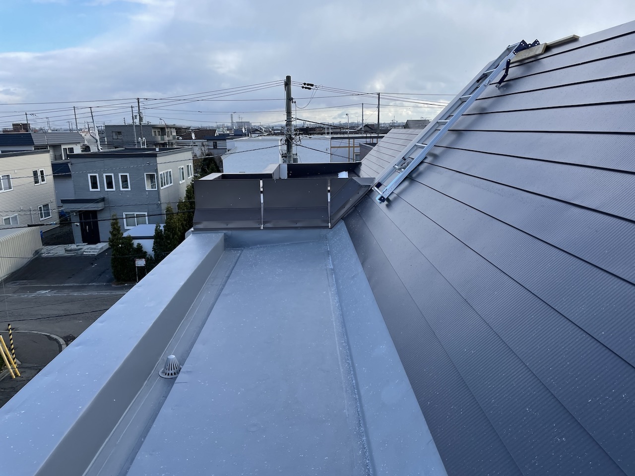 複雑屋根 スノーダクト 排水改善 防水改修 施工後