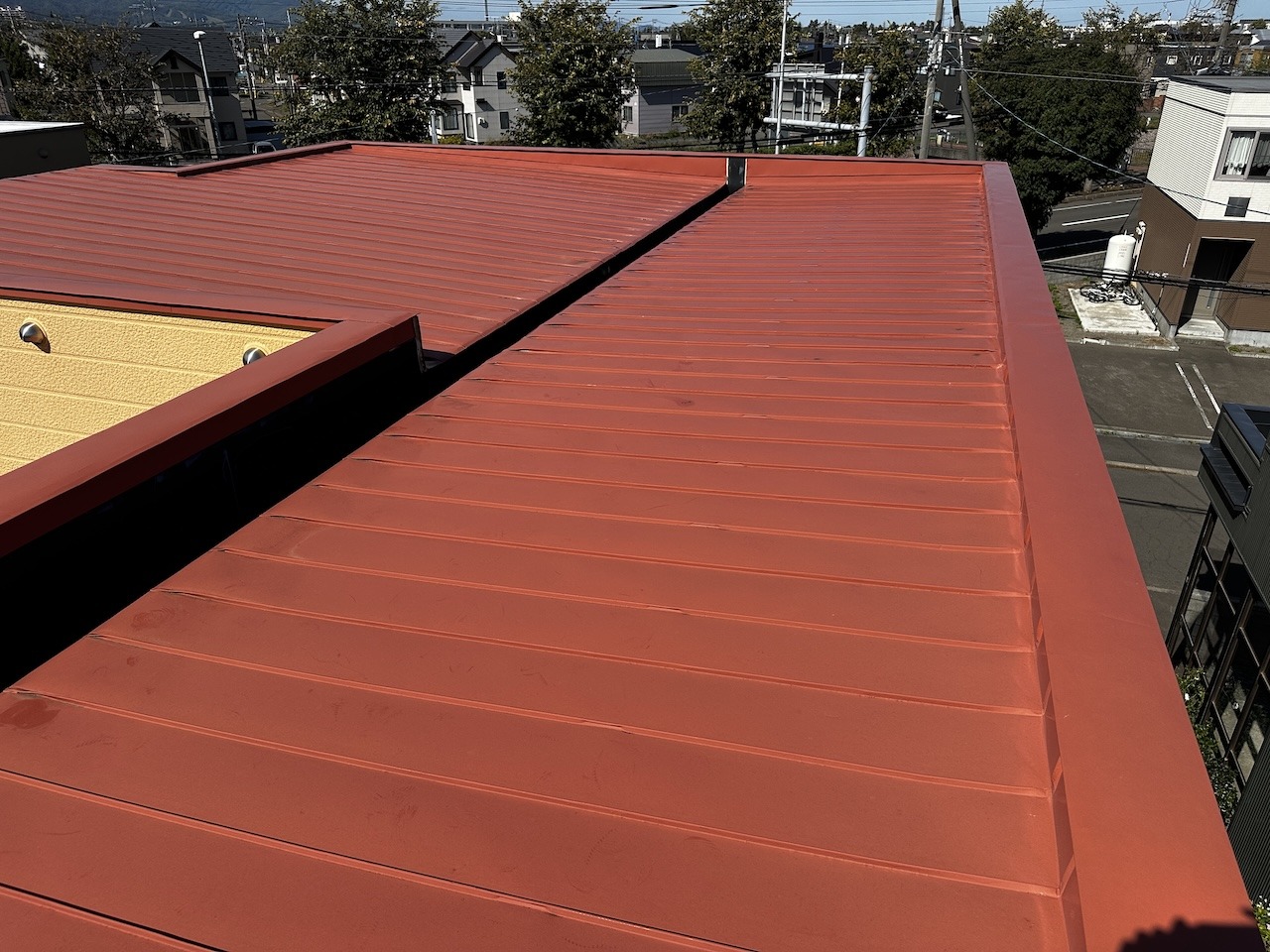 屋根全体の変化・施工前。